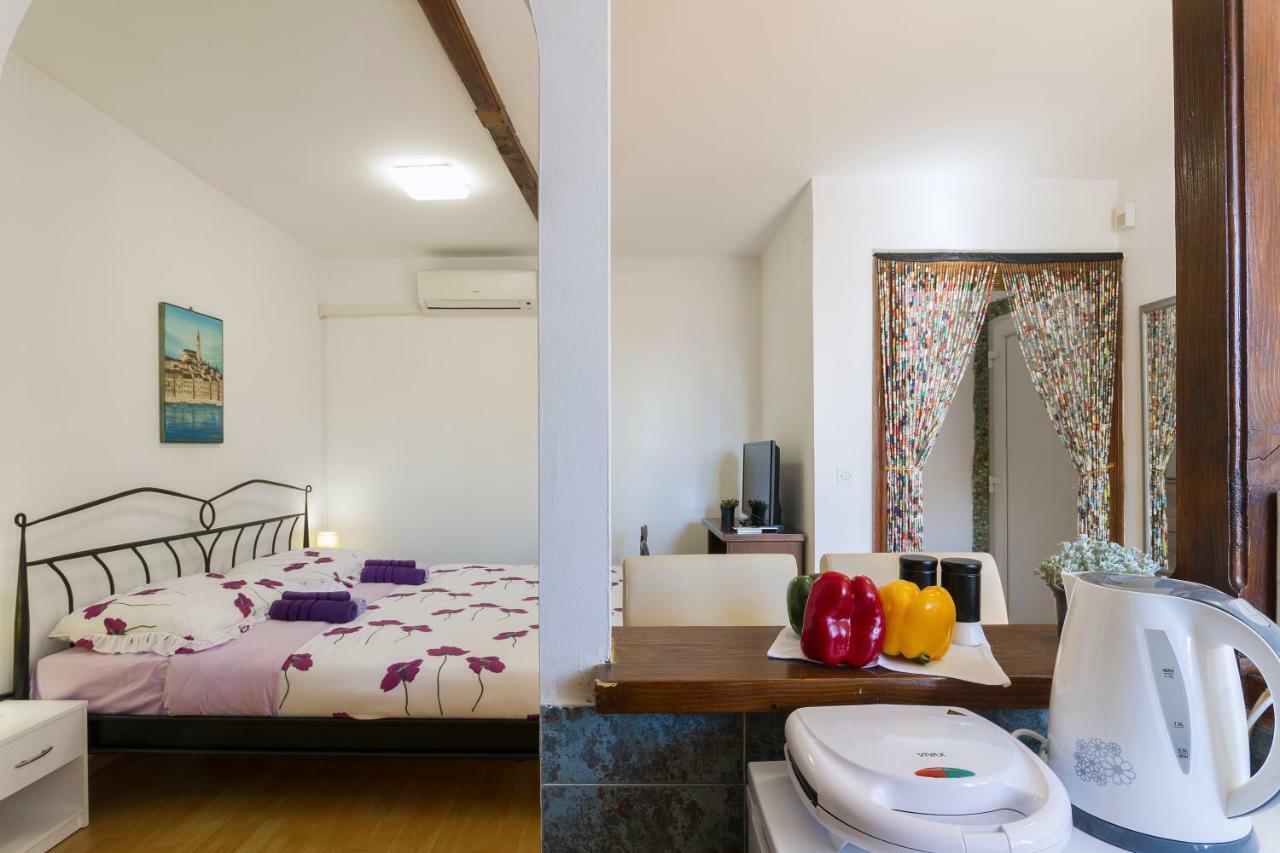 Studio Apartman Ela PUY Exterior foto